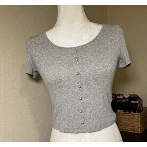 Popular 21 Gray Ribbed Crop Top Women’s Size Large Button Front Short Sleeve